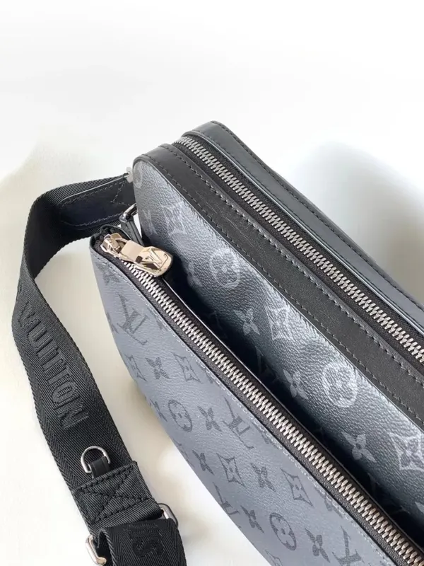 Louis Vuitton Trio Messenger Bag 24Cm M69443