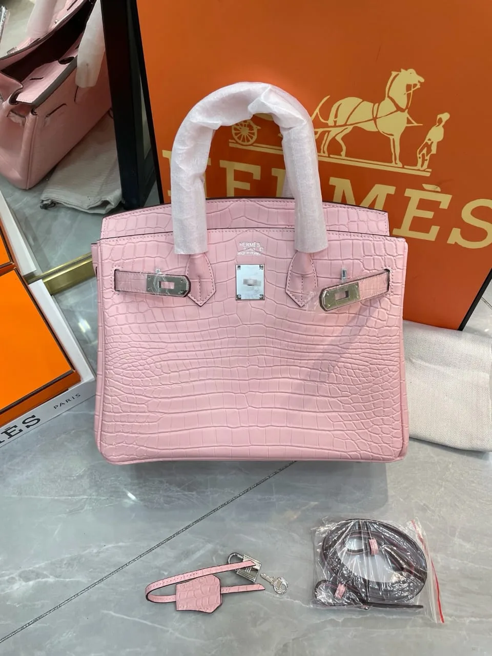 H Birkin 30 Light Pink Alligator With Palladium Hardware Secondary image