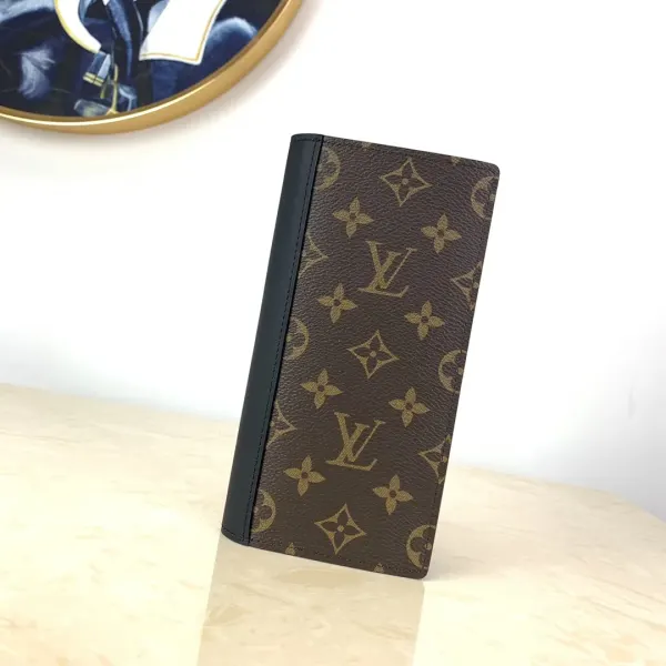 Louis Vuitton Monogram Brazza Wallet M69410