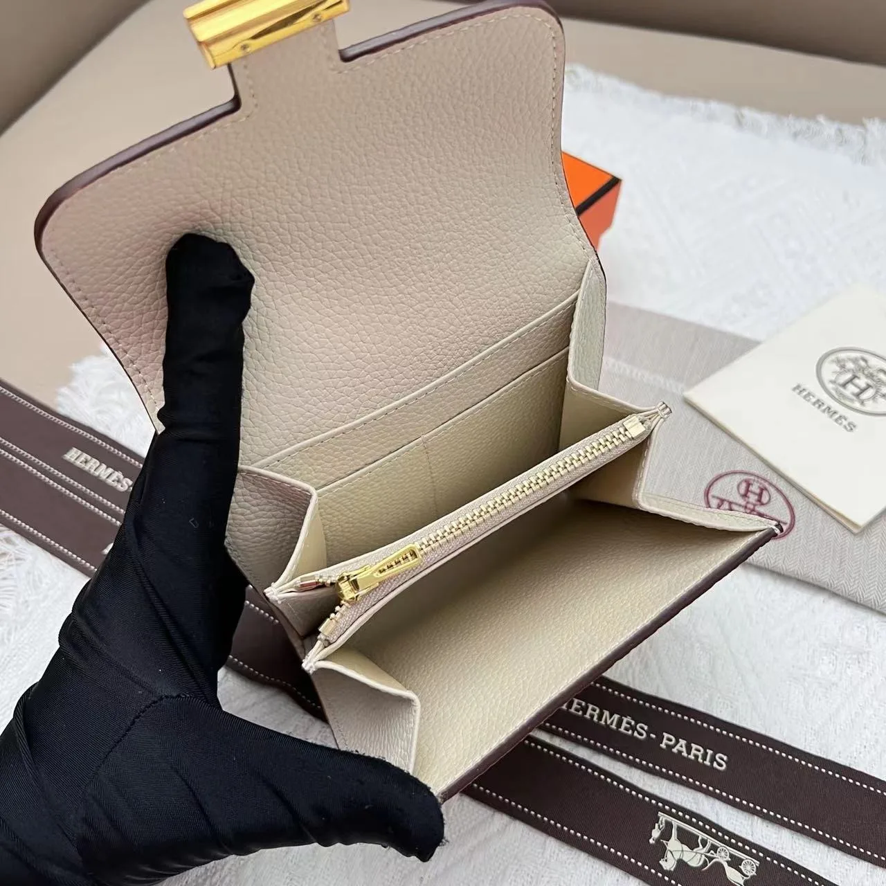 H Constance Compact Cream Leather Wallet