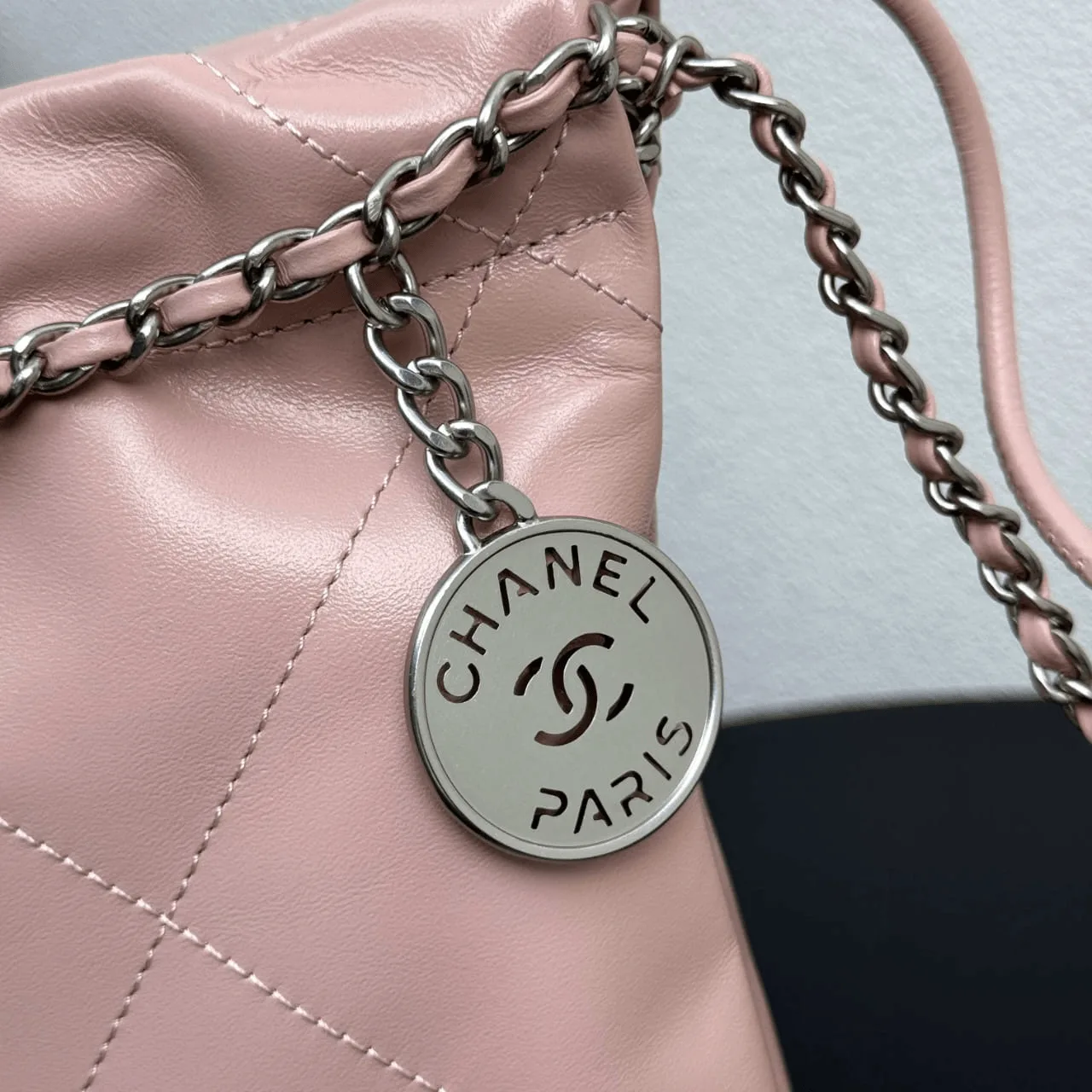 Chanel Shiny Calfskin Quilted Mini Chanel 22 Light Pink Secondary image