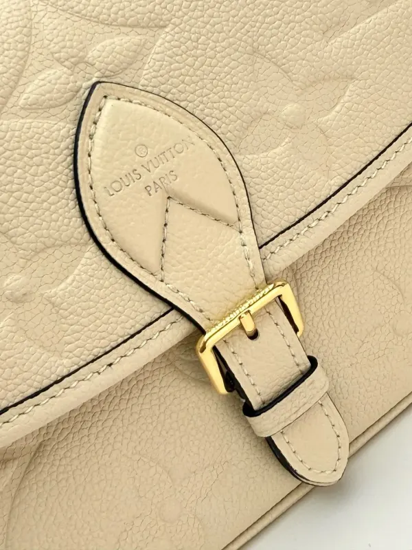 Louis Vuitton Diane Monogram Empreinte Leather Cream Beige 18Cm M46388