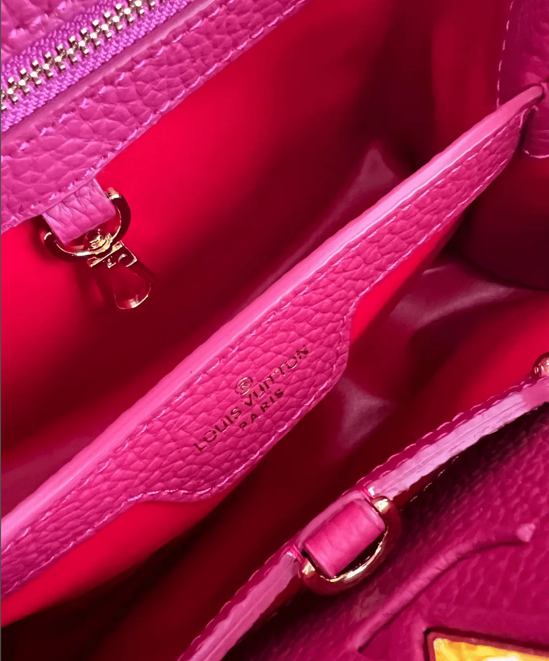 Louis Vuitton Capucines Taurillon Cowhide Dark Pink 27Cm M20845 Secondary image