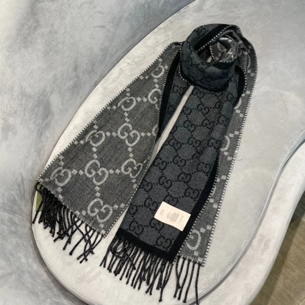 Gucci GG Pattern Jacquard Scarf In Black