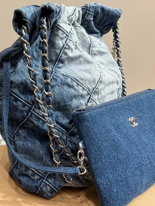 Chanel 22 Handbag Washed Denim As3261 B10439 Nm981 Secondary image