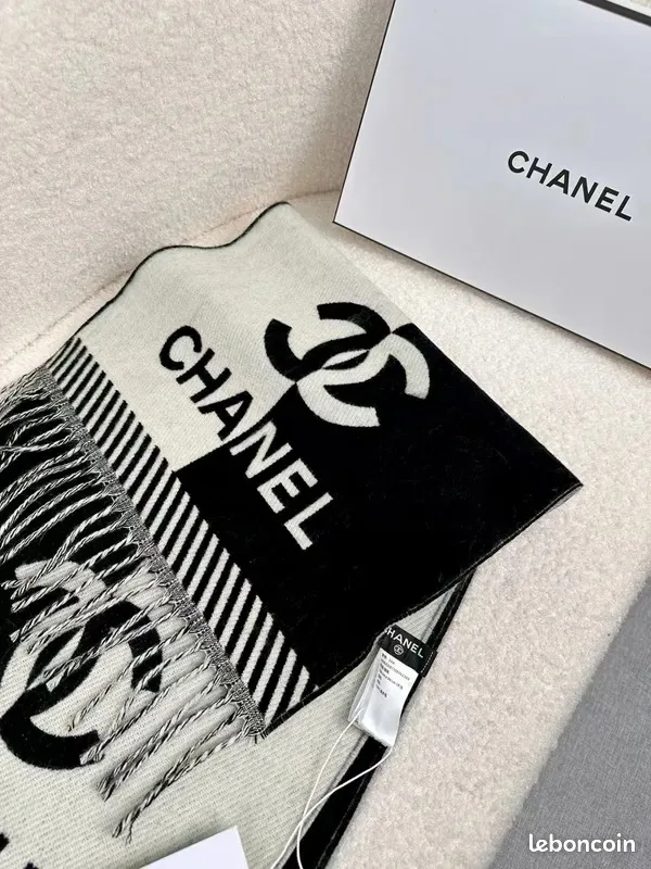 Chanel Black And White Wool Scarf