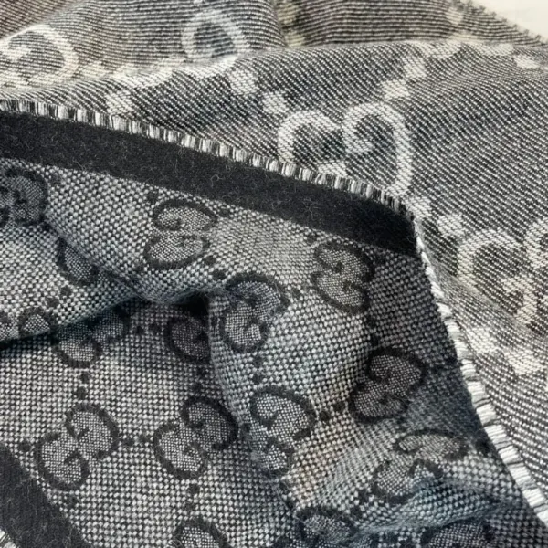 Gucci GG Pattern Jacquard Scarf In Black