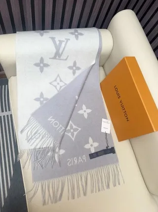 Louis Vuitton Essential Scarf