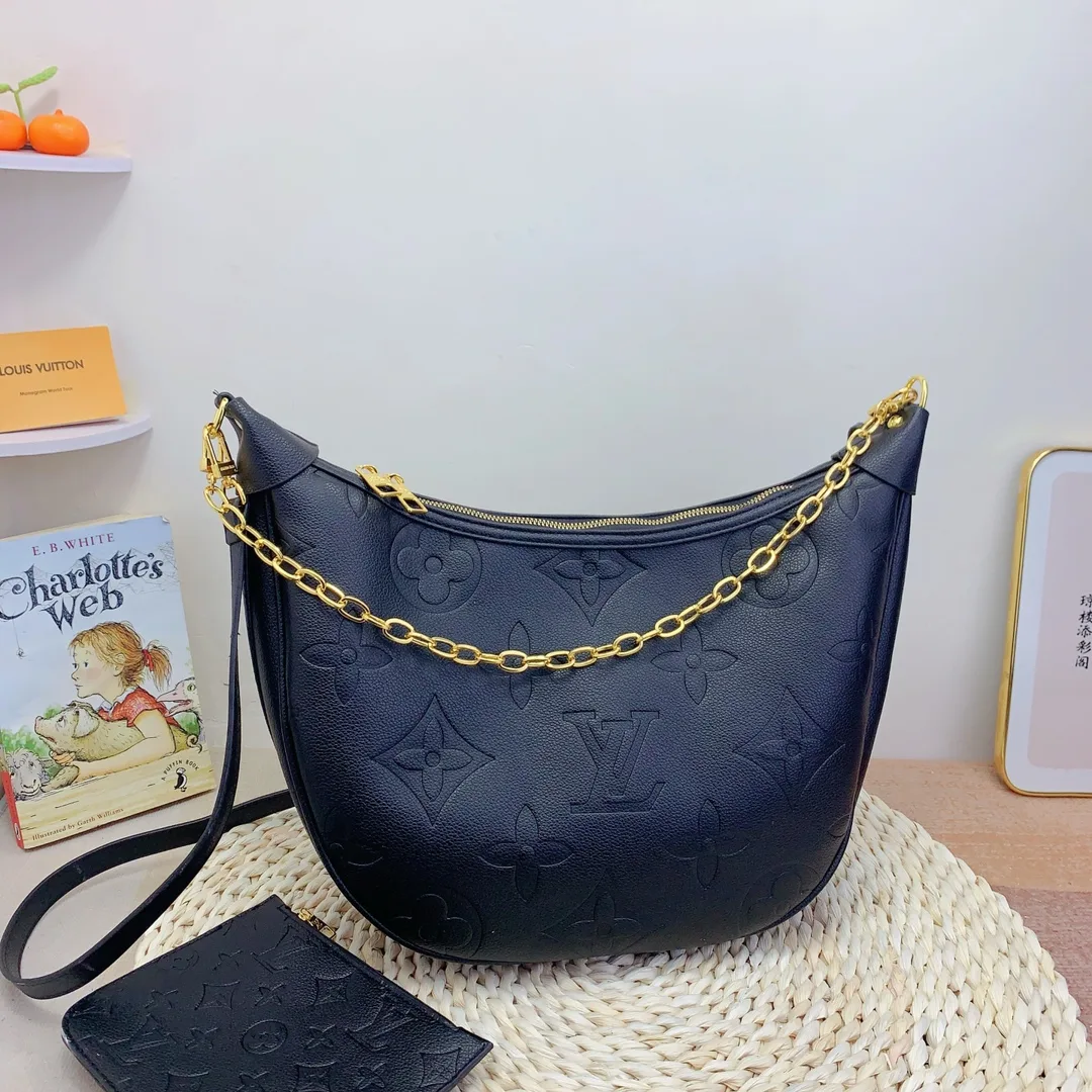 Lousi Vuitton Loop Hobo Monogram Empreinte Black 37Cm M46739 Secondary image
