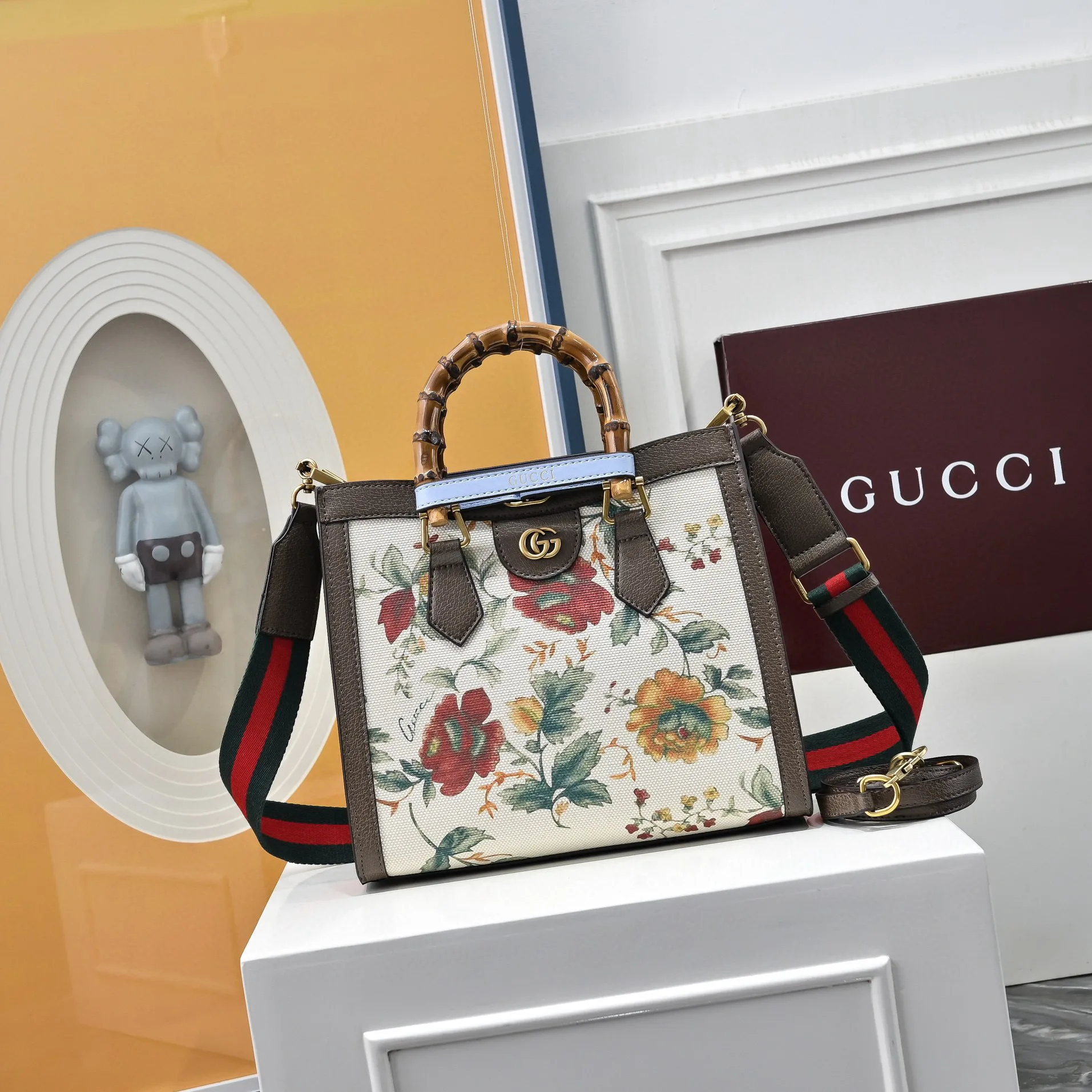 Gucci Diana Bamboo Floral Print Canvas Tote Bag Beige 678842 Secondary image