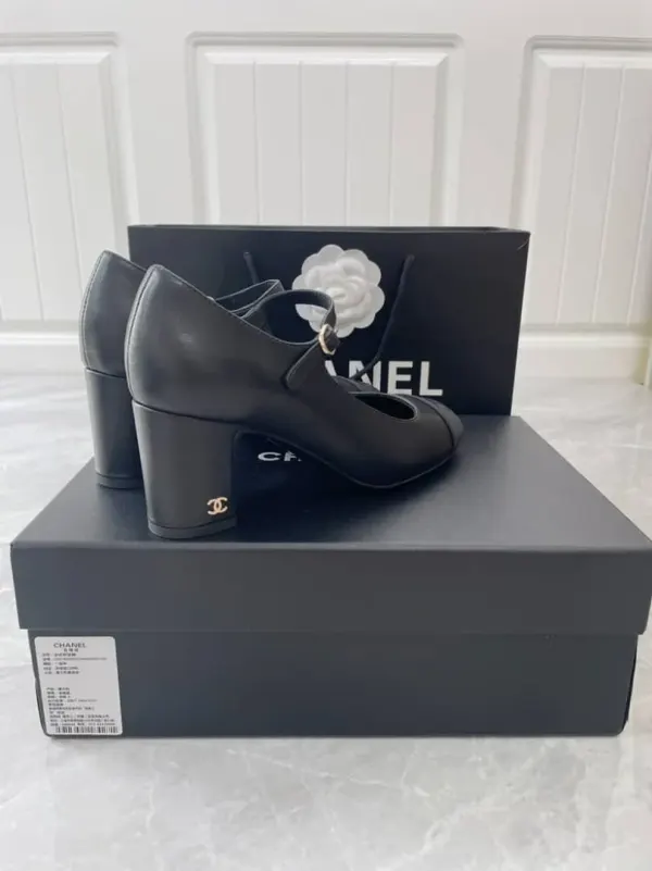 Chanel Mary Janes Black G45118 B14015 94305