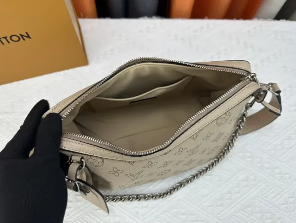 Louis Vuitton Hand It All Pm Galet 29Cm M24255