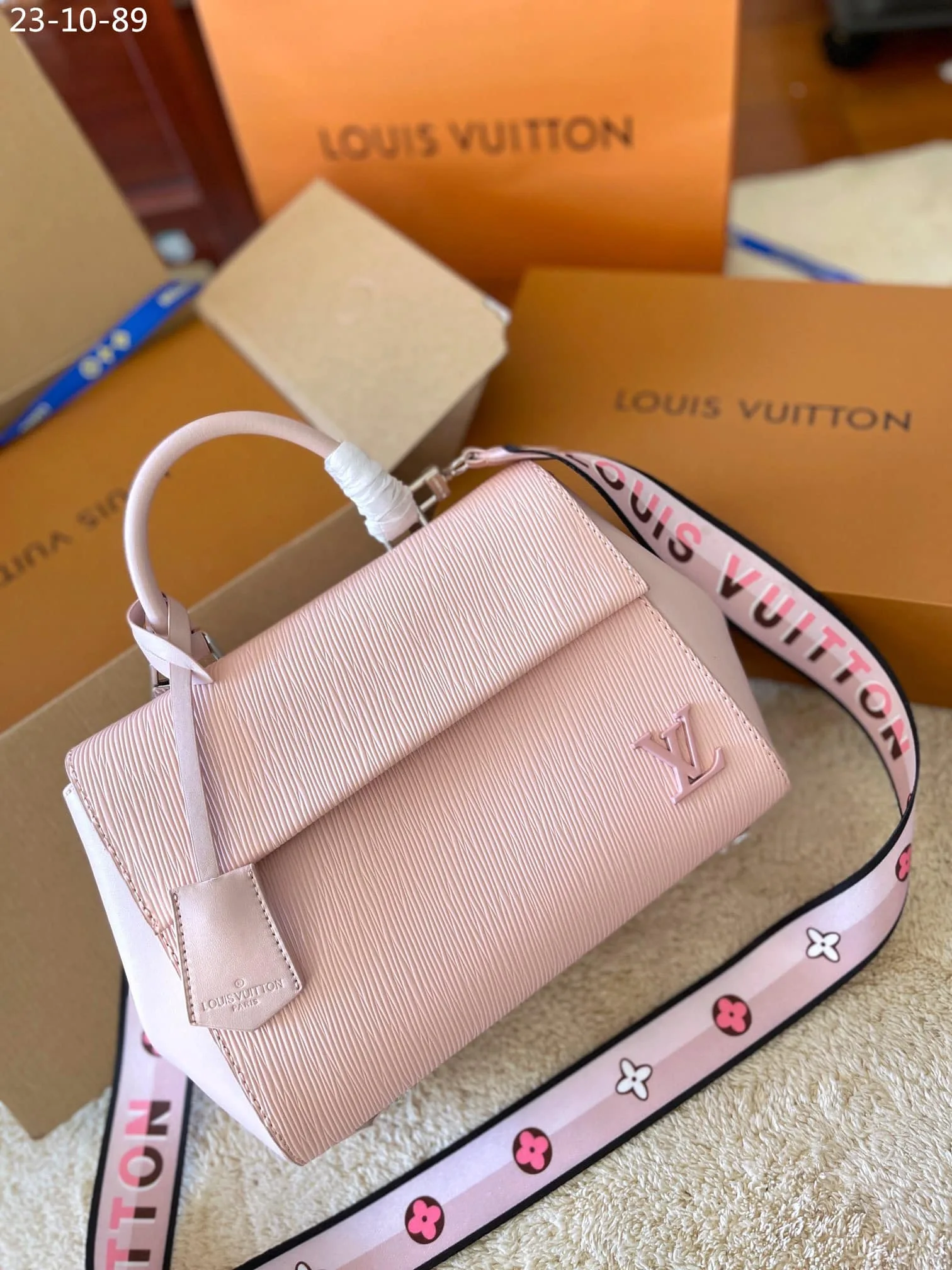 Louis Vuitton Cluny Bag Pink 18Cm Secondary image