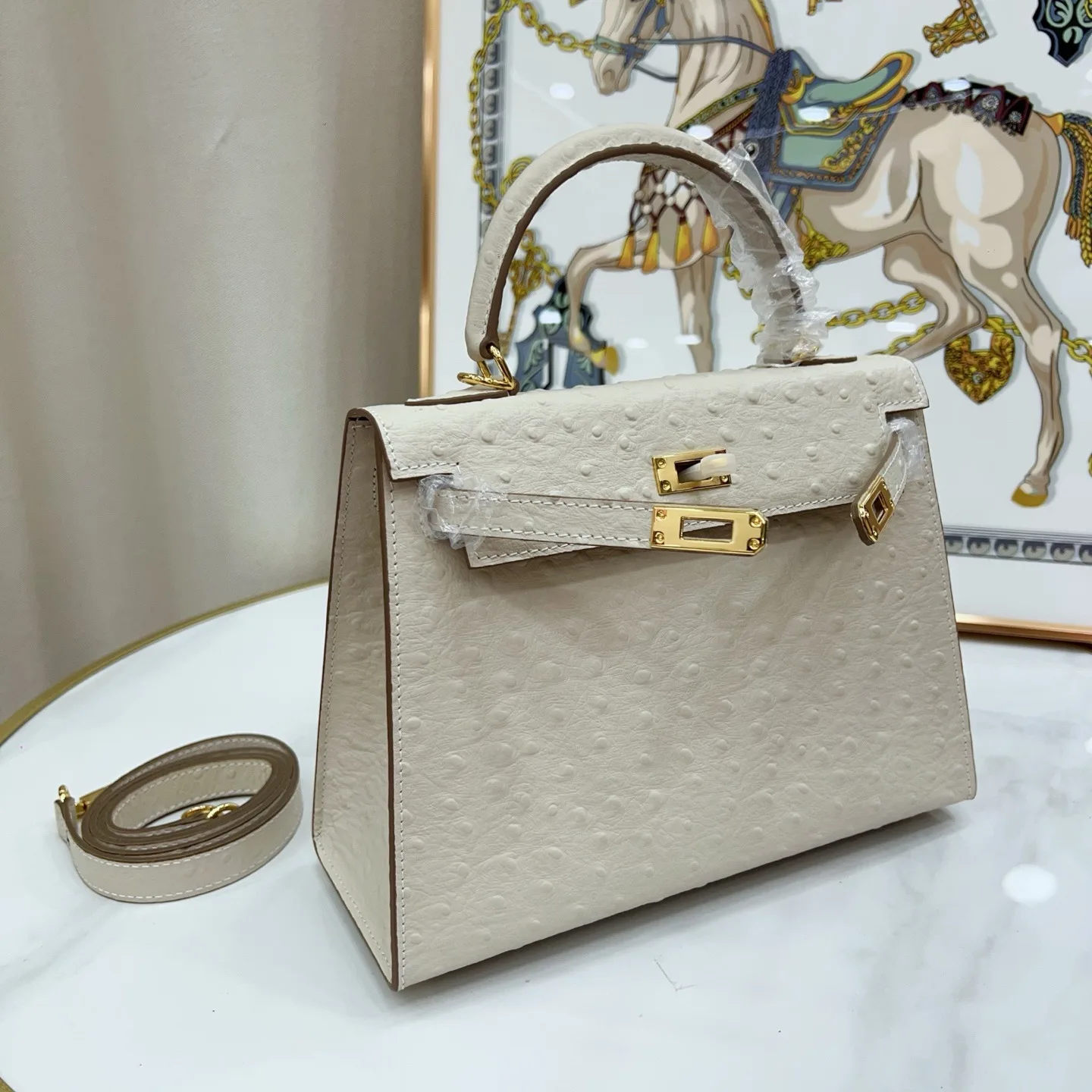 H Handbags Kelly Sellier 25 Ostrich Blanc Gold Hardware Secondary image