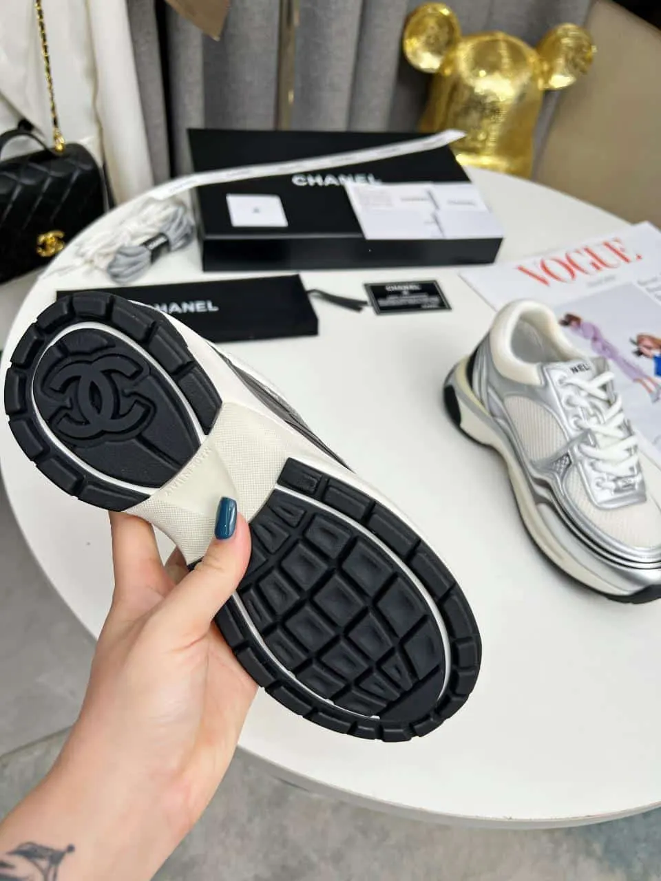 Chanel 23C Silver Metallic Cc Logo Lace Up Flat Runner Trainer Sneaker White G39792 Y56368 K5451 Secondary image