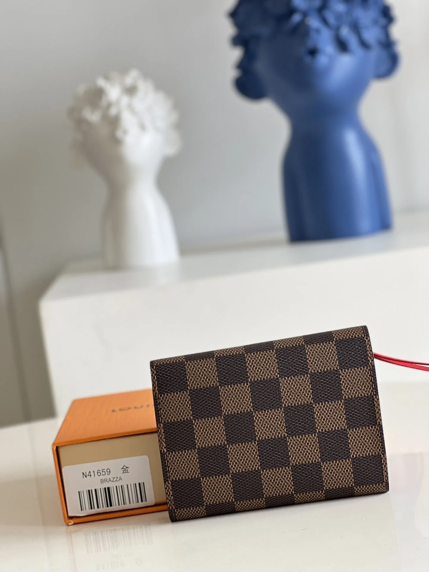 Louis Vuitton Victorine Wallet Damier Canvas Red 12Cm N41659 Secondary image