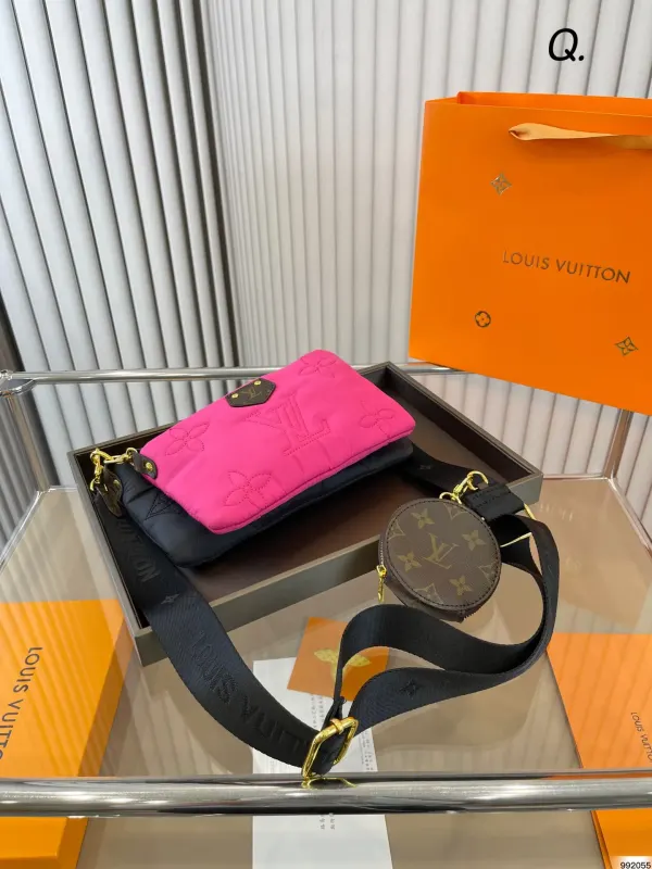 Louis Vuitton Maxi Multi Pochette Accessoires Black Pink 25Cm