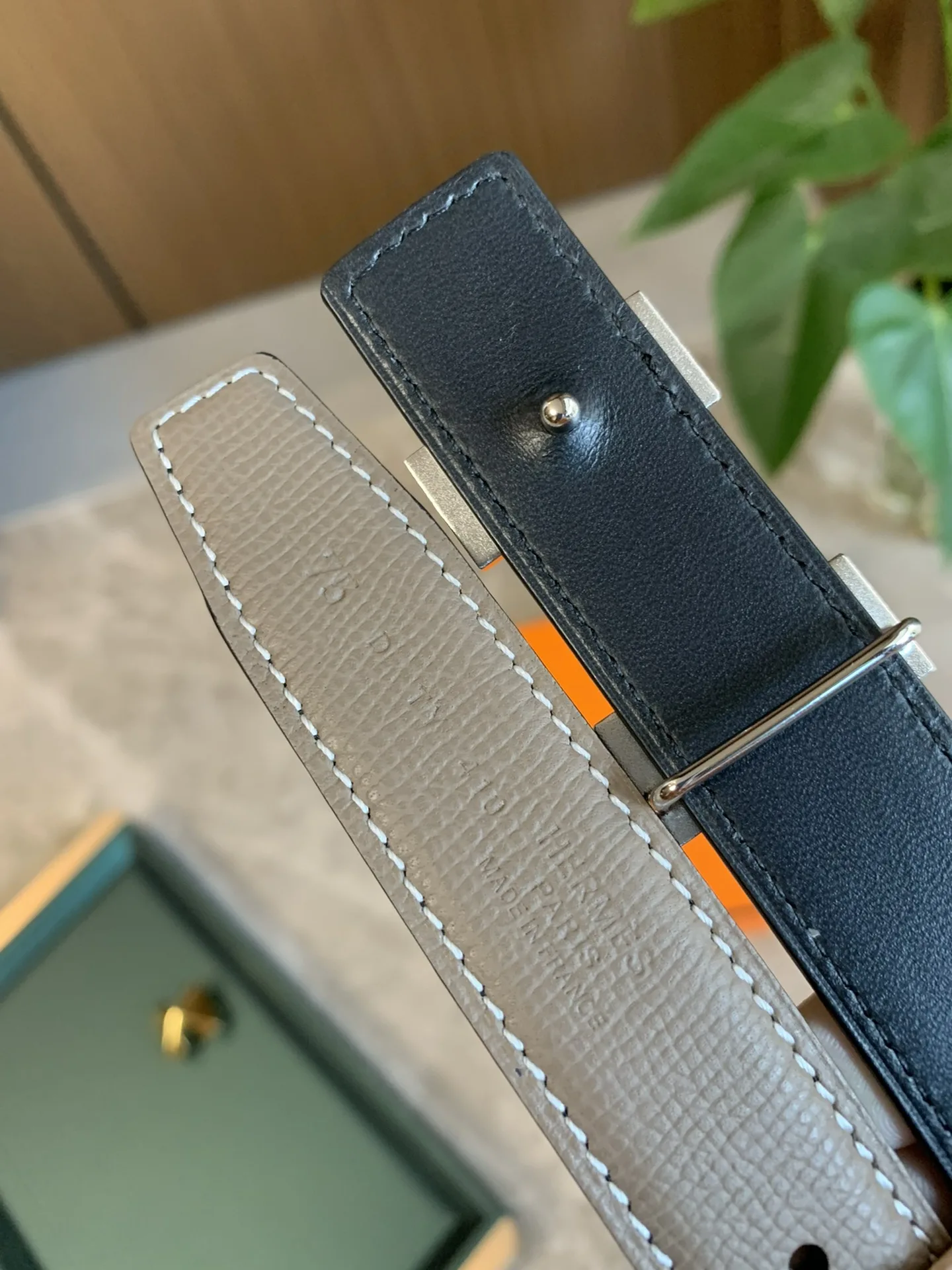 Hermès Reversible H Belt Box/Togo Leather in Gray Secondary image