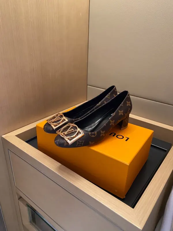 Louis Vuitton Madeleine Pumps