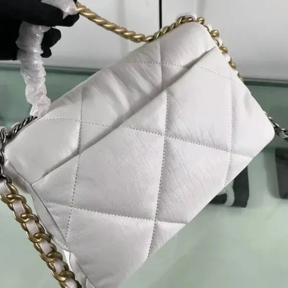 Chanel 19 Handbag White As1160 Secondary image