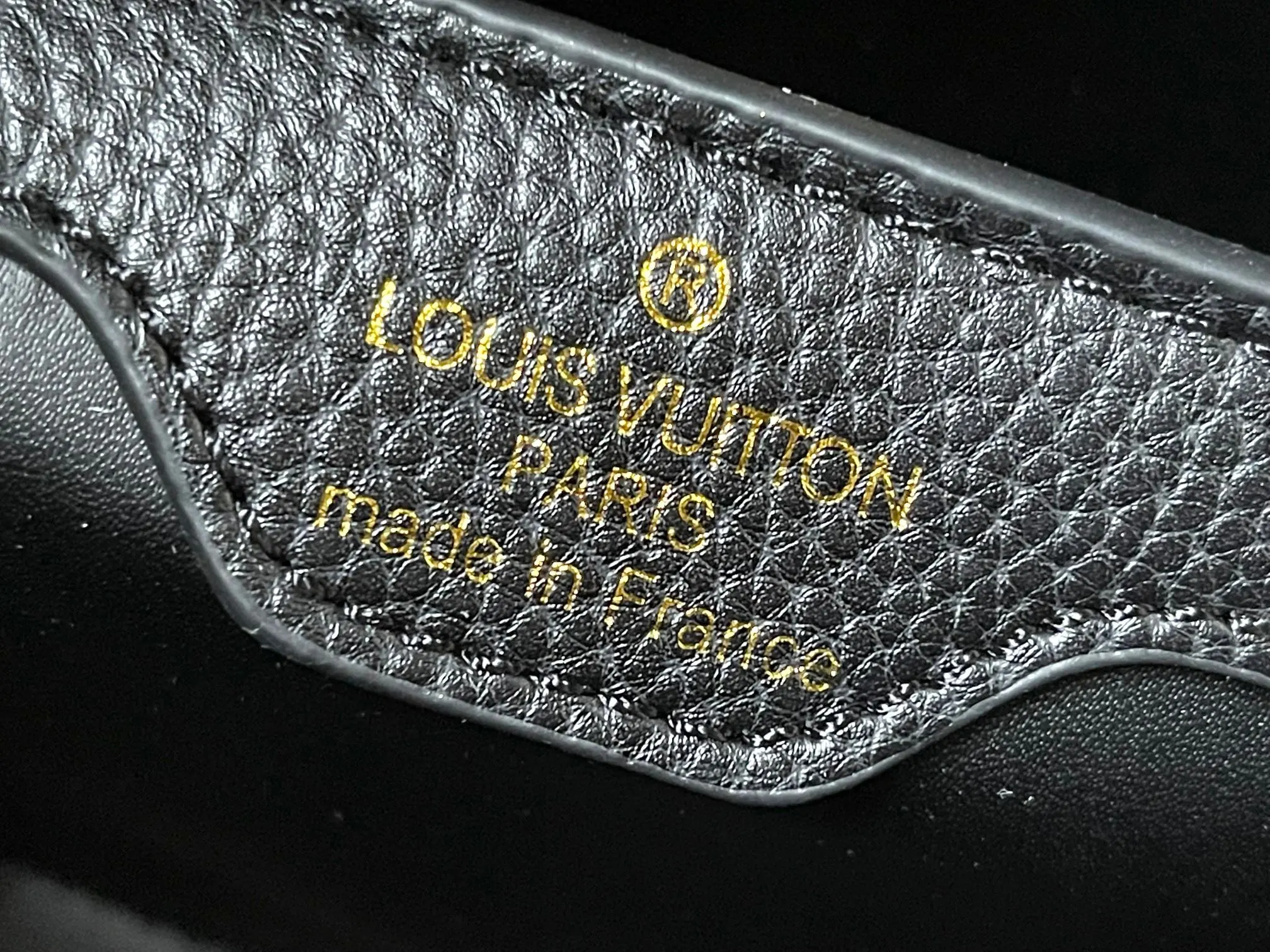 Louis Vuitton Capucines Black 32Cm M20716 Secondary image