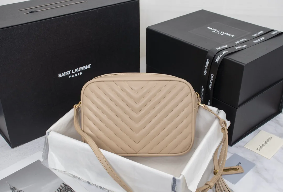 Saint Laurent Lou Camera Bag In Quilted Leather Beige Gold 23Cm 612544Dv7072721 Secondary image