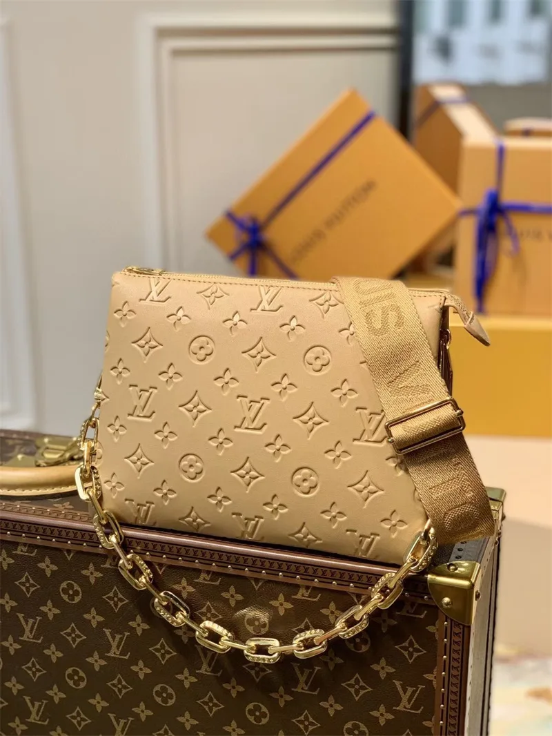 Louis Vuitton Coussin Pm 26Cm Camel M57791 Secondary image