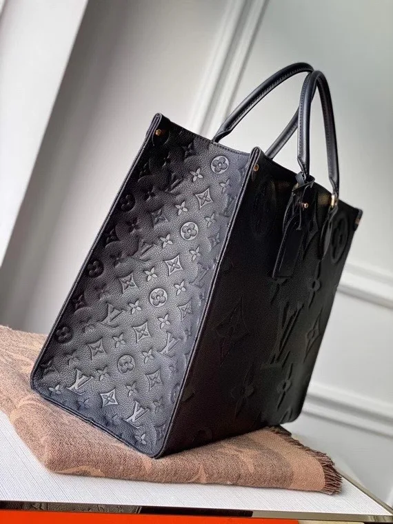 Louis Vuitton Onthego Gm 41Cm Black M44925