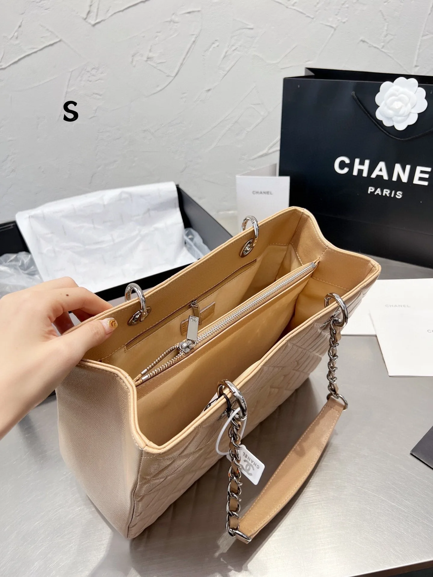 Chanel Grand Shopping Tote Bag Beige Caviar 34Cm Secondary image