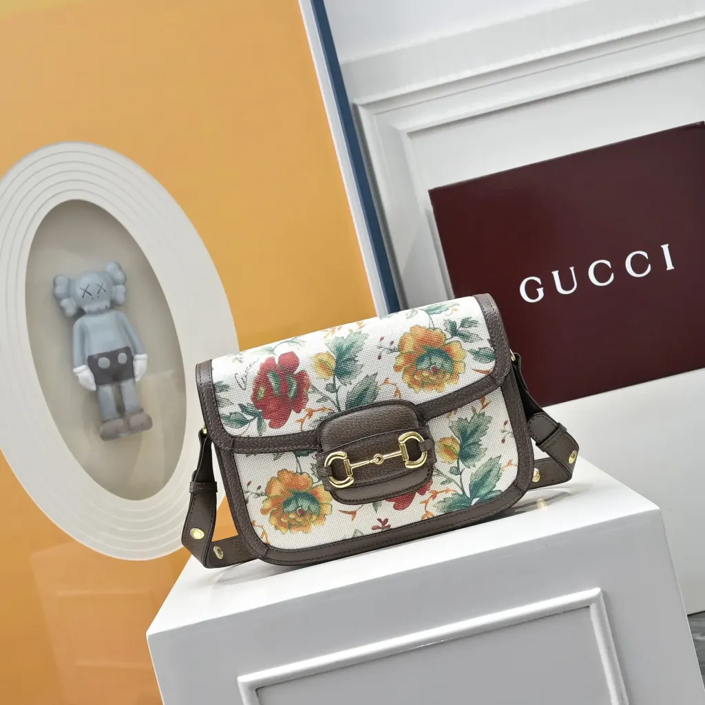 Gucci Horsebit 1955 Floral Print Canvas Shoulder Bag