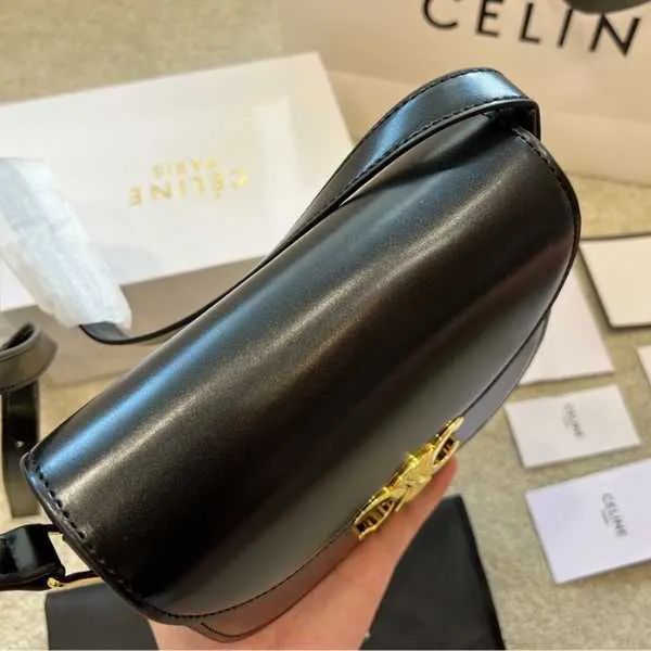 Celine Teen Besace Triomphe In Shiny Calfskin Black 110413Bf438No Secondary image
