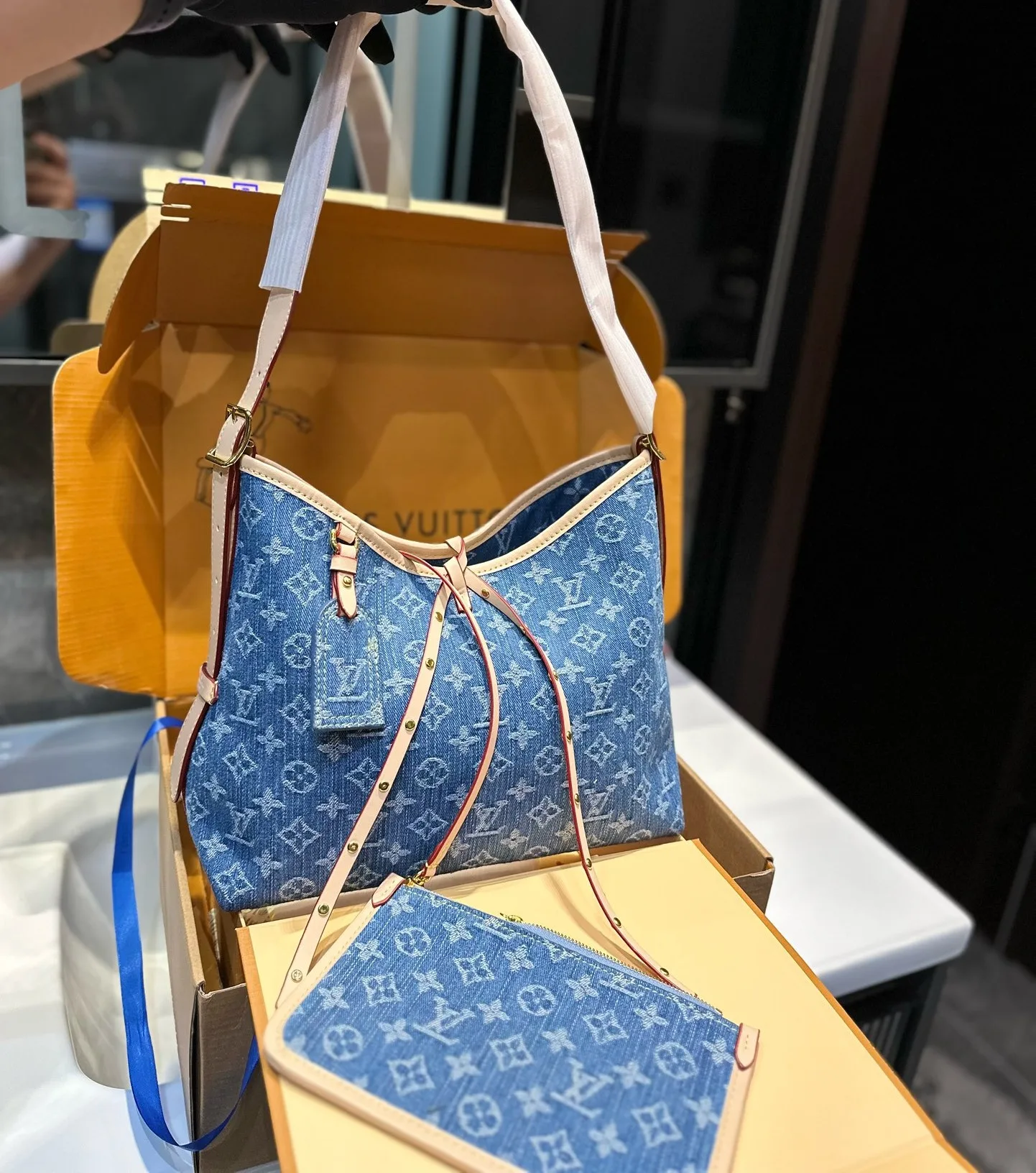 Louis Vuitton Carryall Pm Denim Blue 28Cm Secondary image