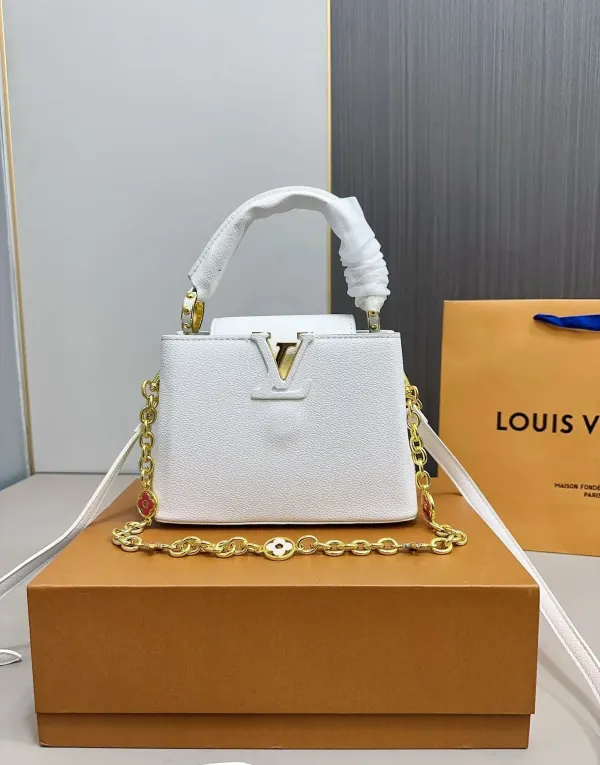 Louis Vuitton Capucines Mini White 21Cm M23718