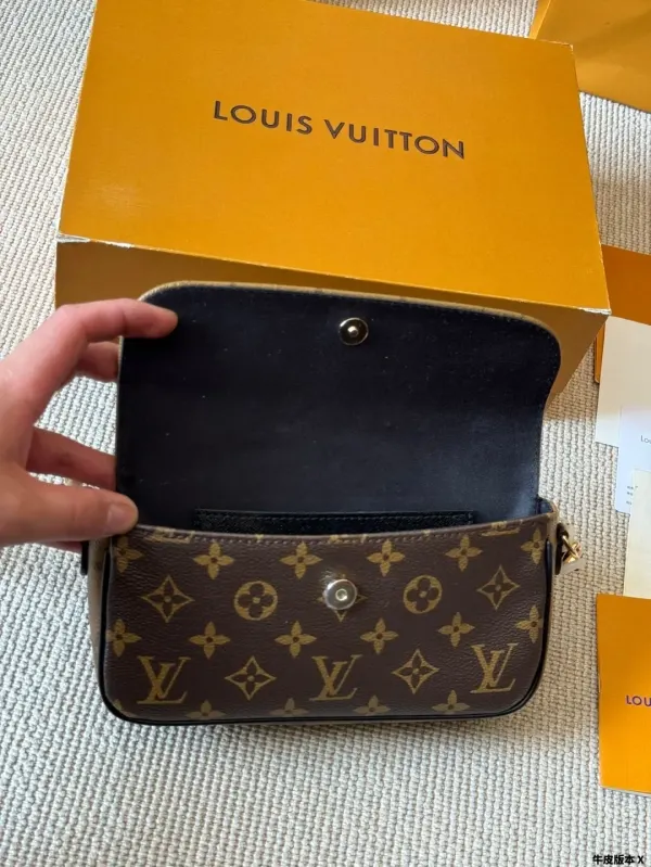 Louis Vuitton Wallet On Chain Ivy Bag