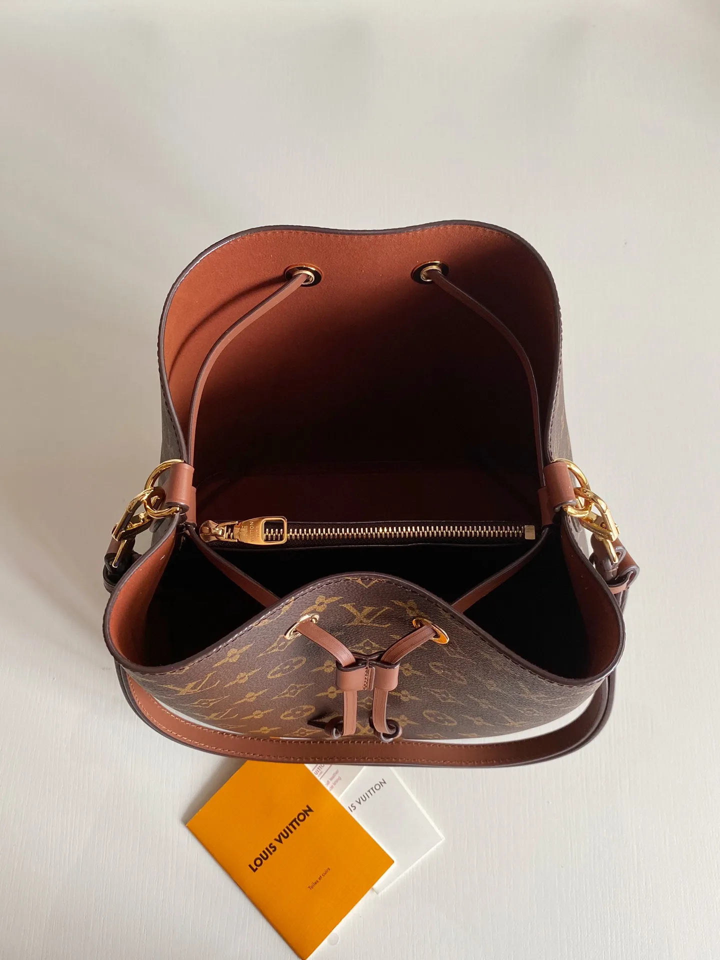 Louis Vuitton Neonoe Mm Brown M44887