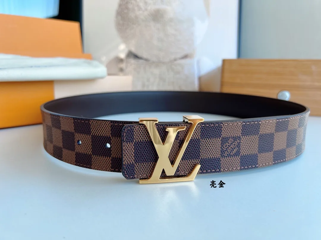 LV Initiales Reversible Belt Brown 40mm Secondary image