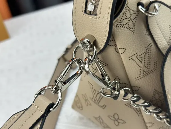 Louis Vuitton Hand It All Pm Galet 29Cm M24255
