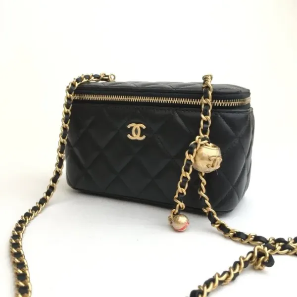 Chanel Pearl Crush Vanity Case With Chain In Black 17Cm