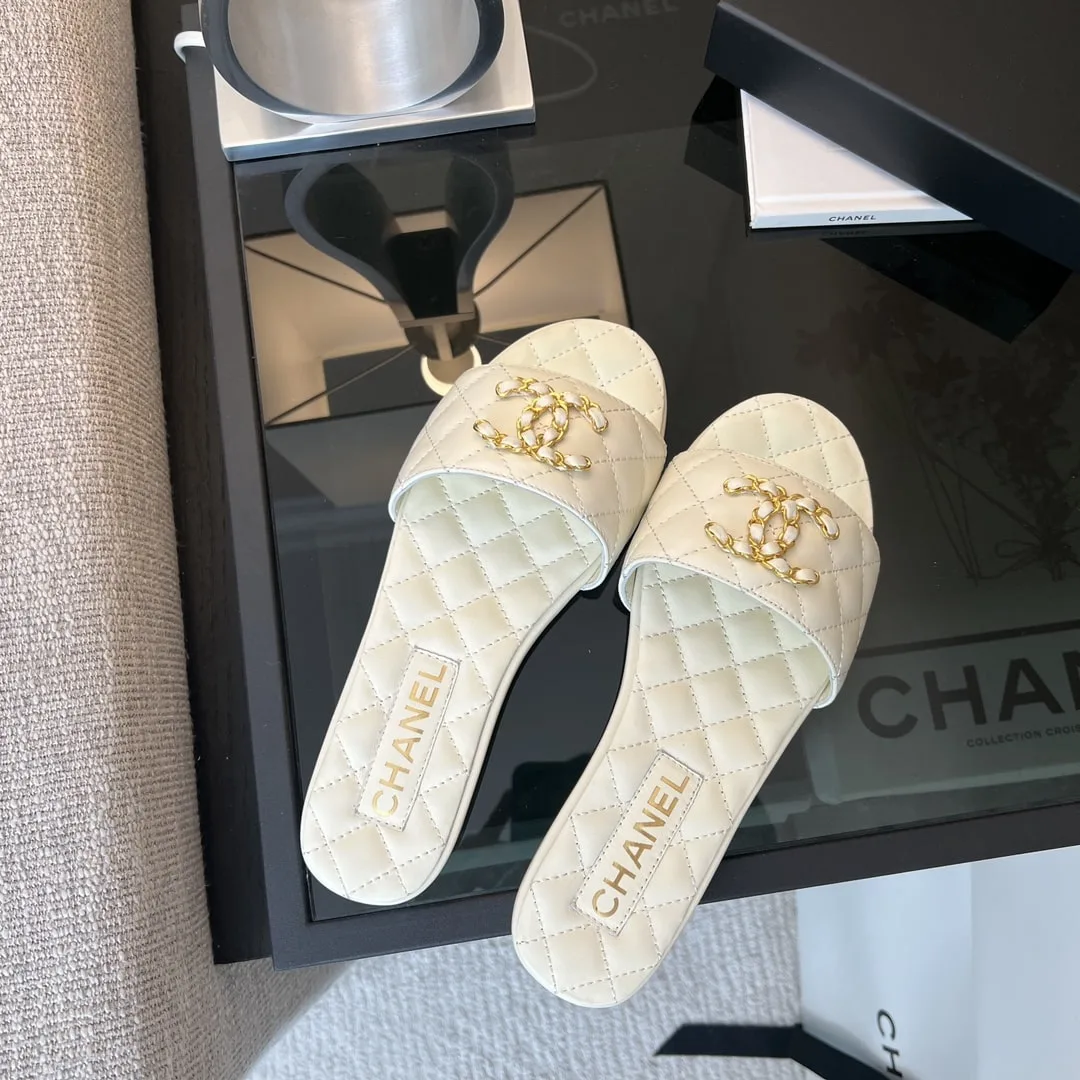 Chanel 23P Quilted Cc Chain Mule Sandal White