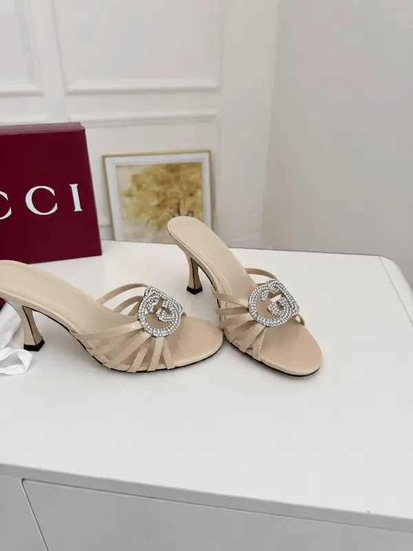 Gucci Interlocking G 85 Crystal Patent Leather Sandals Beige