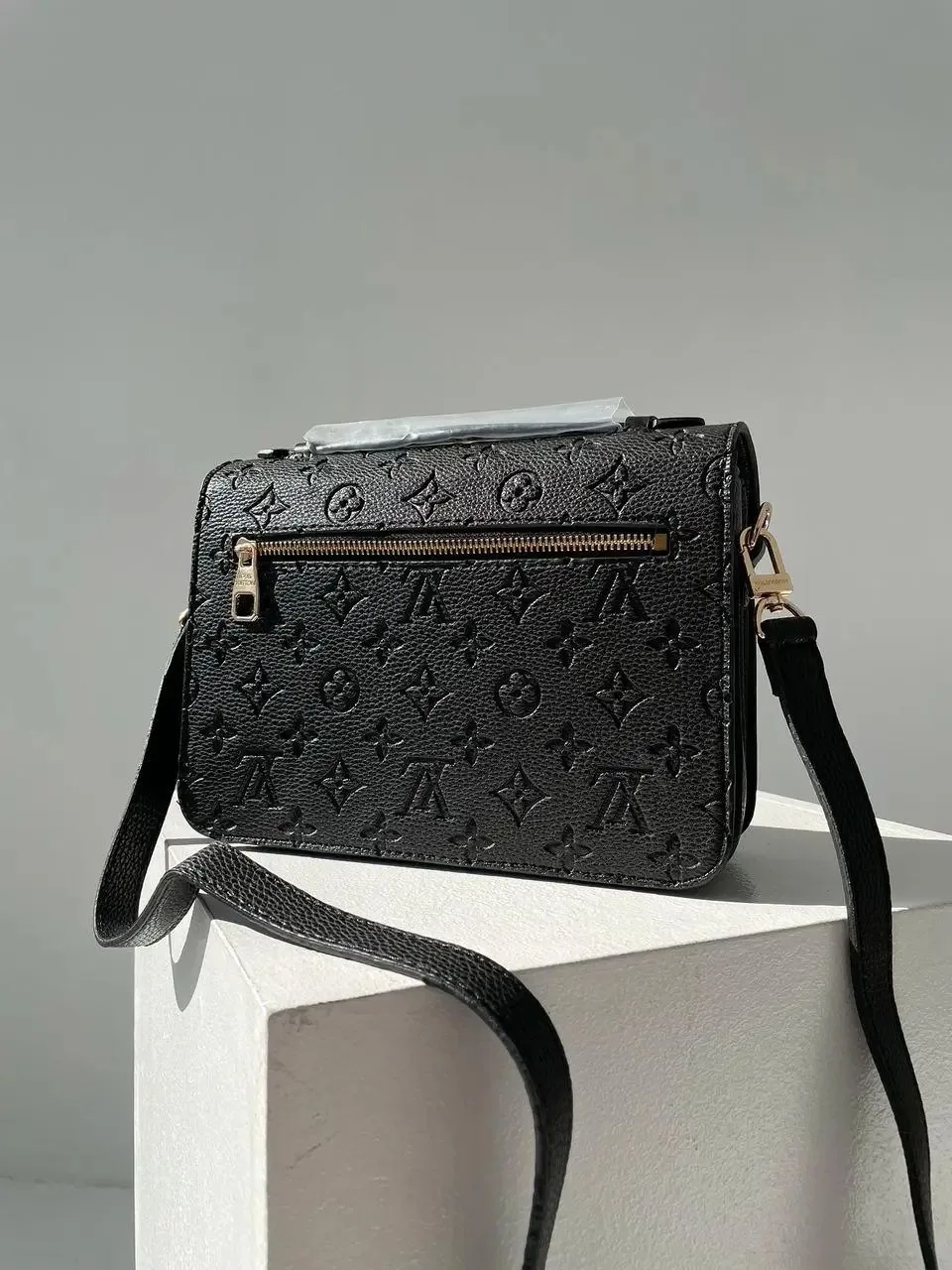 Louis Vuitton Monogram Canvas Pochette Metis Black 25Cm Secondary image
