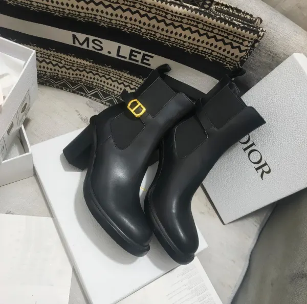 Dior 30 Montaigne Heeled Ankle Boot Black Supple Calfskin Kci950Vso S900