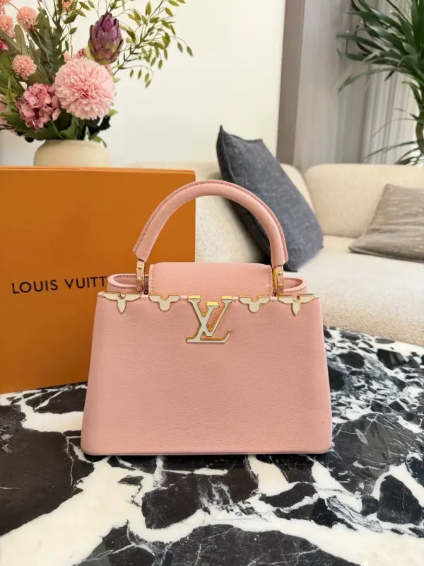 Louis Vuitton LV Capucines BB Handle Bag M25404