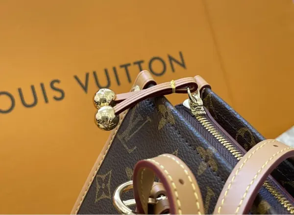 Louis Vuitton Popincourt Hart Tote Handbag Monogram Canvas 28Cm M40007