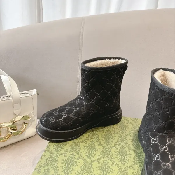 Gucci 1955 Horsebit Snow Boots Leather And Shearling In Black Beige