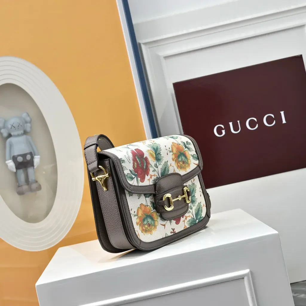 Gucci Horsebit 1955 Floral Print Canvas Shoulder Bag