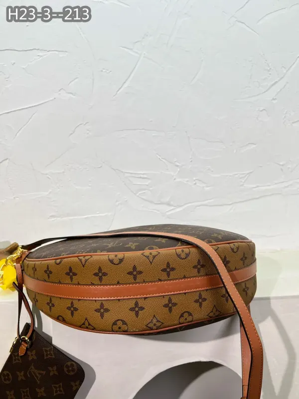 Louis Vuitton Loop Hobo Monogram Canvas Brown 40Cm M46311