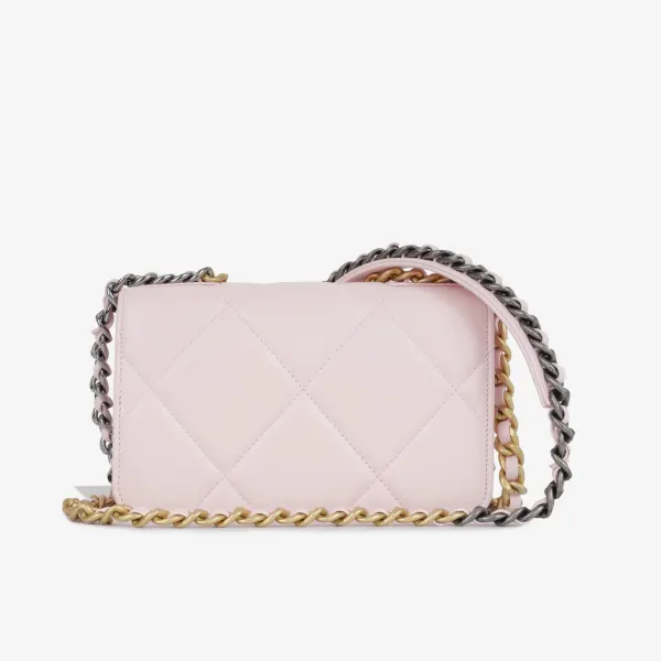 Chanel 19 WOC