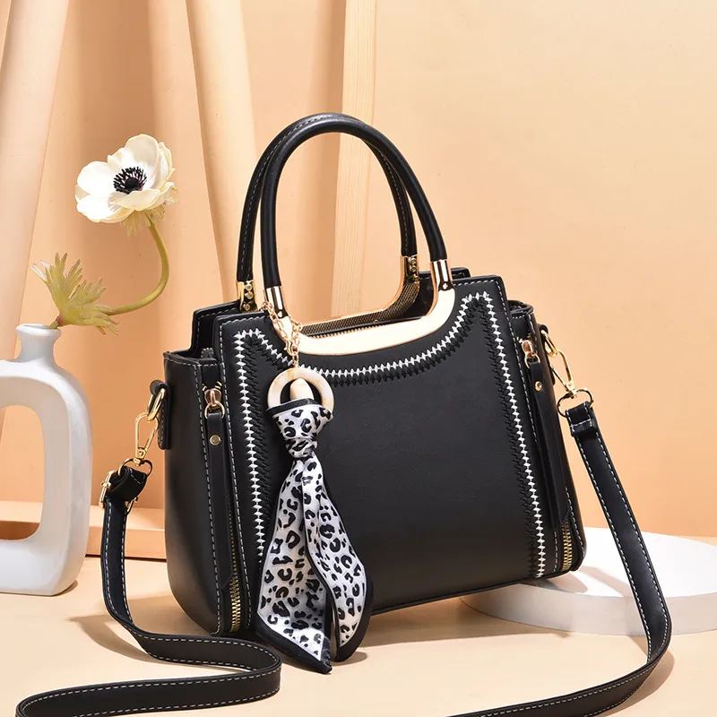Large Solid Color Pu Leather Handbag For Women With Zipper Closure In Artistic Guofeng Style