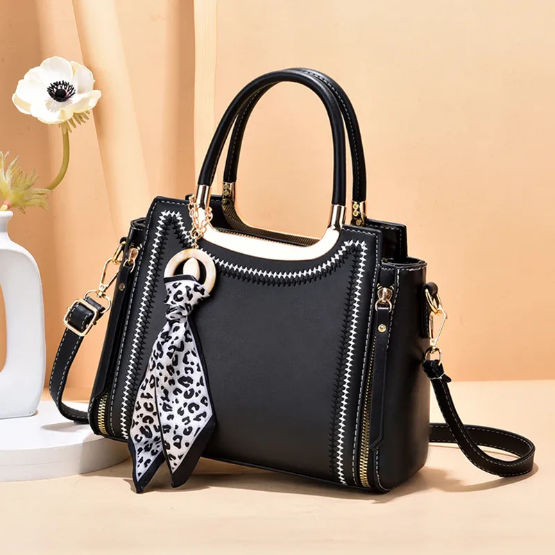 Large Solid Color Pu Leather Handbag For Women With Zipper Closure In Artistic Guofeng Style